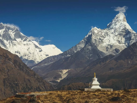 The First Viewpoint to See Mount Everest