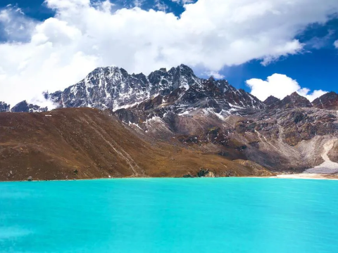 The Beauty of Gokyo Lake with Views of Everest