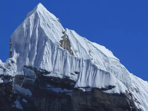 Step-by-Step to the Summit: Beginner’s Guide to Climbing Lobuche Peak