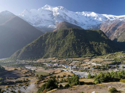 Exploring Lower Pisang: A Gateway on the Annapurna Circuit