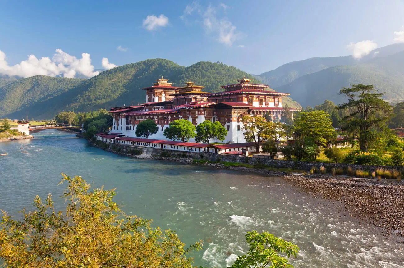 Bhutan Luxury Tour 7 Days / 6 Nights