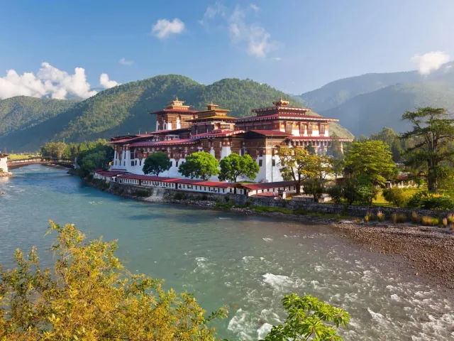 Bhutan Luxury Tour 7 Days / 6 Nights