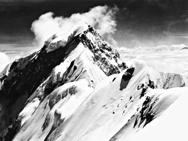 Tent Peak (Tharpu Chuli) Climbing